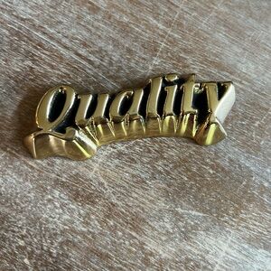 Brass Paperweight ‘ 𝓠𝓾𝓪𝓵𝓲𝓽𝔂 ‘